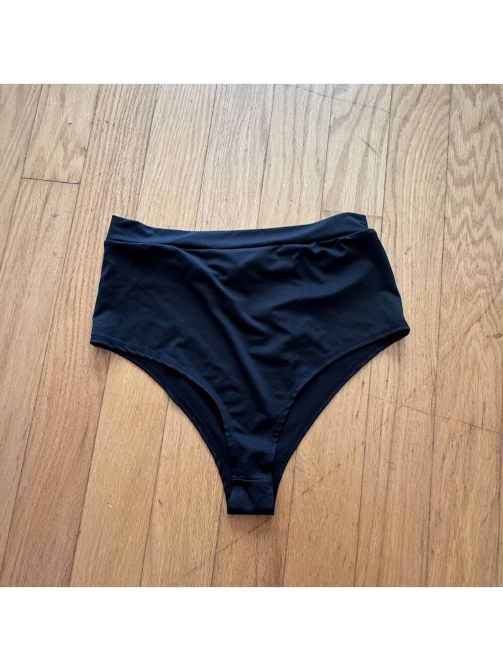 I Heart Raves Women's M/L Black High Waisted Booty Shorts